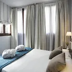 La Casa De La Trinidad Suites